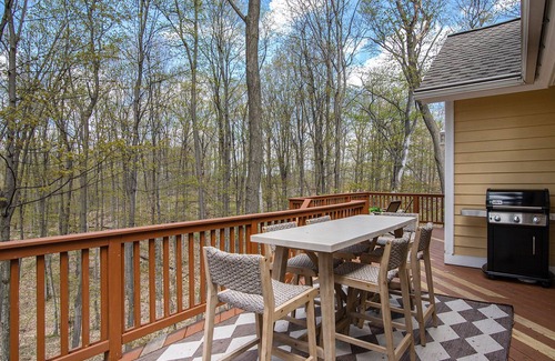Traverse City House | Old Mission Peninsula private wooded estate, luxury home, 5 min walk to lake.
