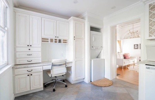 Licking Riverside Apartment | Old Money Historic Retreat - Walk to Stadiums and Downtown.