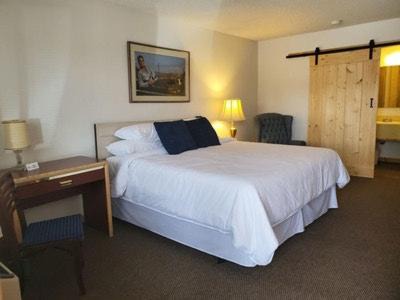 Deer Lodge Hotel | Old Montana Inn