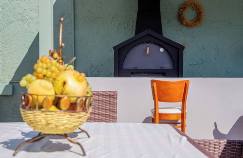 Voia Cottage | Old Olive Tree Cottage