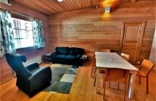 Keminmaa Cabin | Old Pine Husky Lodge