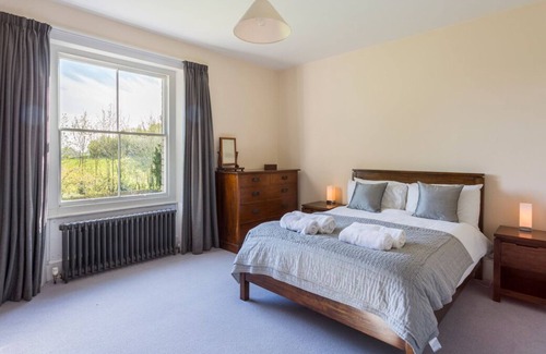 Oldbury-on-Severn Villa | Old Queens Manor - Five Bedroom Villa, Sleeps 10