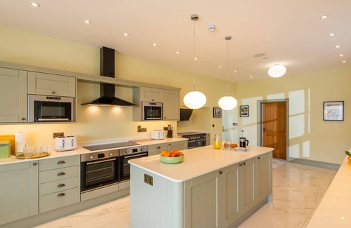 Newtown House | OLD RECTORY HOUSE, family friendly, luxury holiday cottage in Caersws