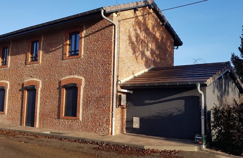 Montret House | Old renovated train station in Burgundy