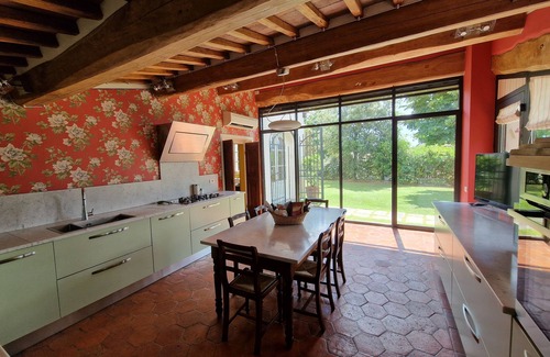 Monte San Quirico Villa | Old restored lemon house near the center