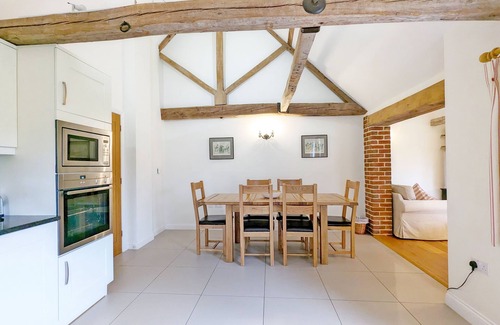 East Lavant Cottage | Old Root House, Lavant - a barn conversion that sleeps 6 guests in 3 bedrooms