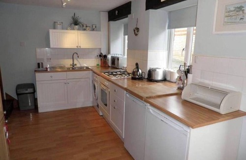 Westward Ho Cottage | Old Saltys Cottage in Westward Ho with stunning sea views