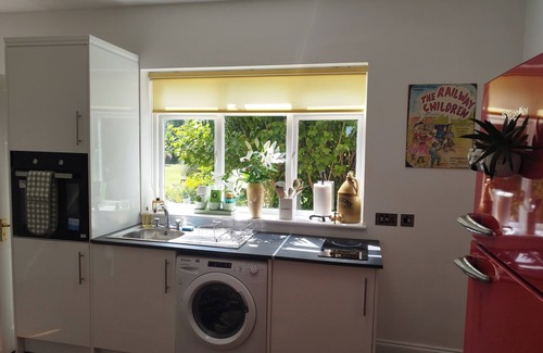 Ledbury Cottage | Old School House-2 bedroom-sleeps 6-large garden