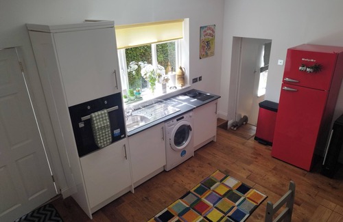 Ledbury Cottage | Old School House-2 bedroom-sleeps 6-large garden