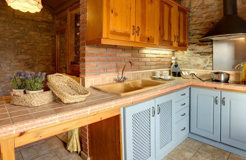 La Baronia de Rialb House | OLD SCHOOL OF PALAU
