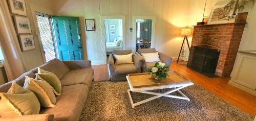Barrington House | Old Schoolmaster's Cottage on the Barrington River