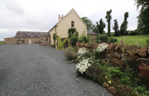 Emly House | Old Scragg Farm, Cottage in the Irish Countryside
