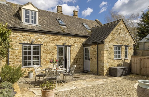 Kingham Apartment | Old Stable Cottage is a glorious, well thought out former farm building