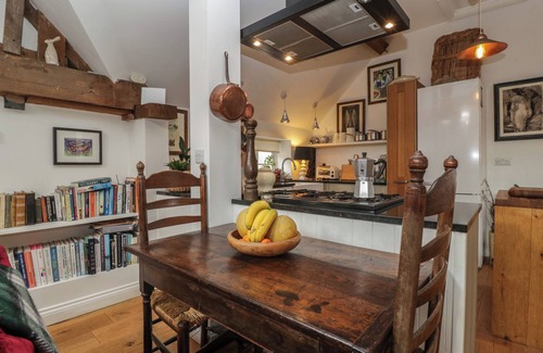Huntley Cottage | OLD STABLES, family friendly, character holiday cottage in Huntley