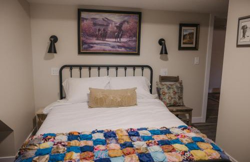 Estevan Bed & Breakfast | Old Stone Inn