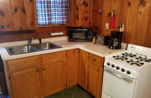 Arbor Vitae House | Old Stoney's Musky - Pet Friendly