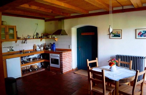Lelkendorf Apartment | OLD STOREY vacation rental - Ferienwohnung Alter Speicher