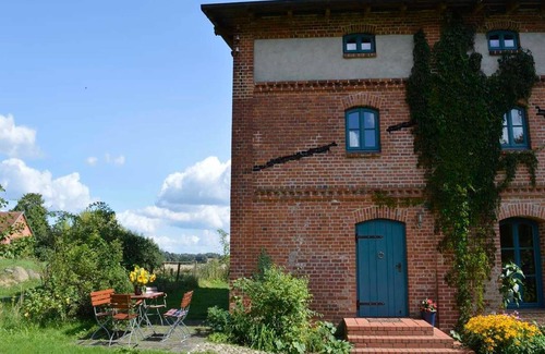 Lelkendorf Apartment | OLD STOREY vacation rental - Ferienwohnung Alter Speicher