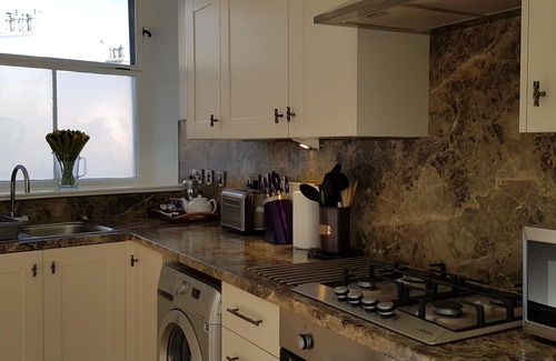 Anstruther Apartment | Old Surgery, tastefully decorated, spotless and comfortable