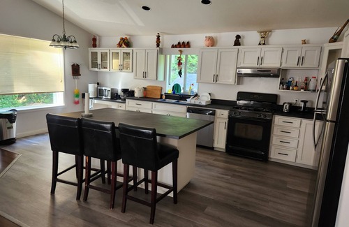 Roberts Creek House | Old timely private property 3 bedrooms with huge private lot