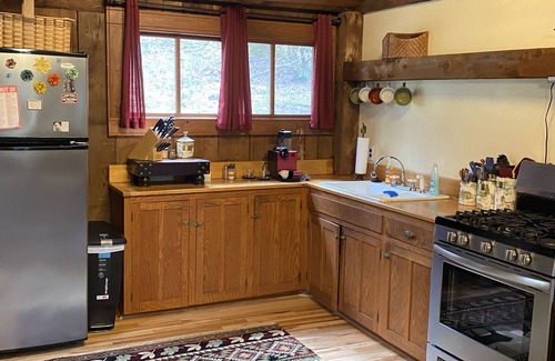 Sugar Grove House | Old Timey Charm with Modern Amenities