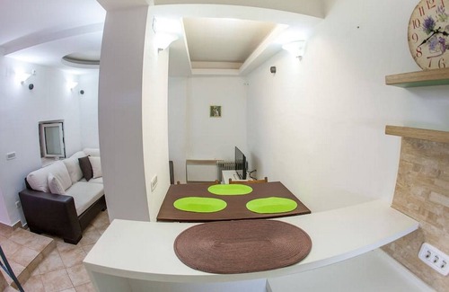 Old Town Apartment | Old town apartment w/2 bedrooms nearby beach