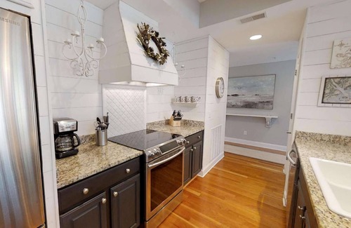 Old Town Bluffton House | Old Town Bluffton Charm-Beautiful Villa on Promenade, Walk to River, Restaurants, Shops & Galleries