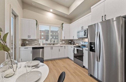 Old Town North Apartment | Old Town Chic Luxury + Balcony