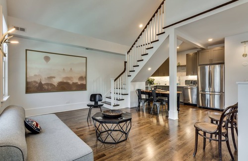 Old Town Triangle Condo | Old Town Chicago at it's finest! Pet Friendly & Recently Renovated Top-Floor Condo Has Everything You Need for a Perfect Windy City Getaway by AllSet Turnover