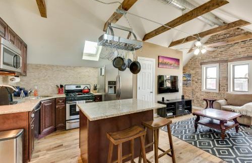 West Bucktown Apartment | Old Town Elegance Awaits You in This Classic Chicago Stunner! apts