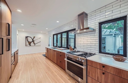 Georgetown House | Old Town Georgetown - Beautifully Renovated - Mid Century Appeal