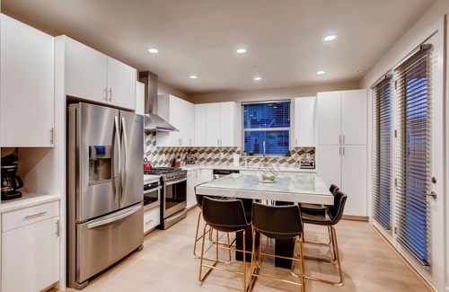 Old Town North House | Old Town Group Retreat - New to Brewery District!