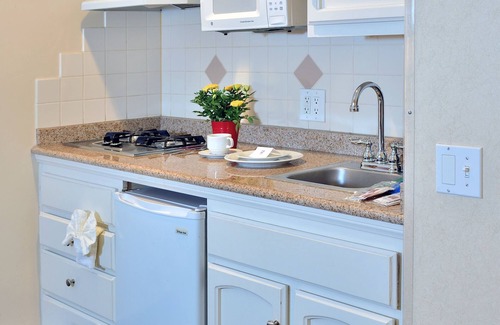 Midway District Hotel | Old Town Inn