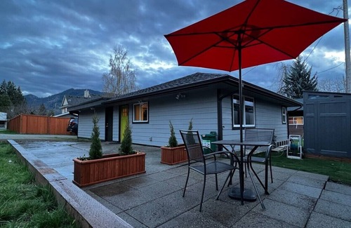 Olde Town House | Old Town Issaquah Gem - 20 Mins to Seattle & Bellevue