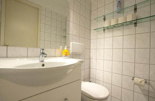 Dusseldorf Old Town Apartment | Old Town Large 3 Room Maisonette