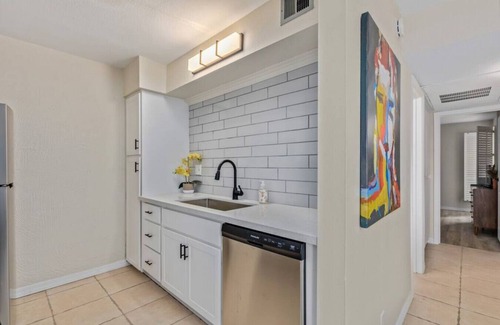 South Scottsdale Apartment | Old Town Maya Condo w/Pool & Spa