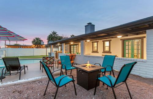 Peaceful Valley House | Old Town Oasis Wheated Pool, Hot Tub, & Fire Pit
