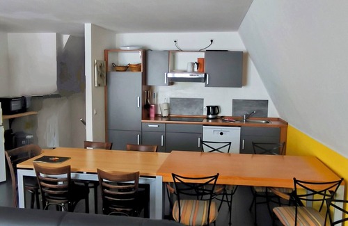 Mainz-Bingen Apartment | Old Town Quarter - Up to 4 or up to 16 Guests- Medieval Charm with Castle View