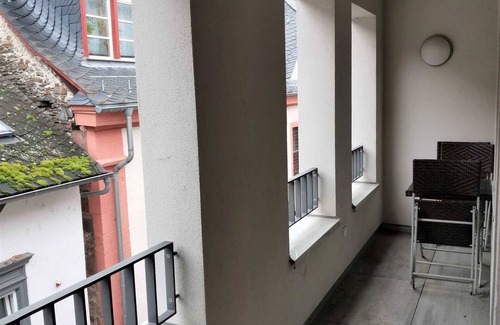 Mainz-Bingen Apartment | Old Town Quarter - Up to 4 or up to 16 Guests- Medieval Charm with Castle View