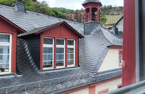 Mainz-Bingen Apartment | Old Town Quarter - Up to 4 or up to 16 Guests- Medieval Charm with Castle View