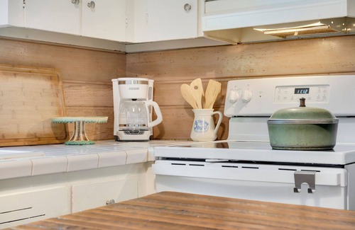 Fort Collins House | Old Town Retreat w/Vintage Flair Near CSU, Bikes!