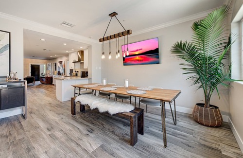 Center Court House | Old Town Scottsdale WILD WEST ESTATE - 7BR, Pool, Spa, Golf, Bocce!