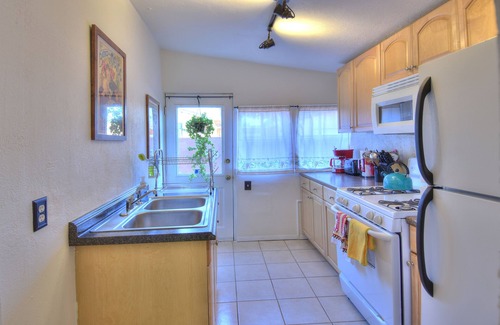 Downtown Albuquerque House | Old Town with private garden: quiet, spacious, CLEAN!