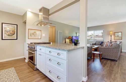 Old Towne Apartment | Old Towne Orange, Chapman University, Disneyland and the Convention Center