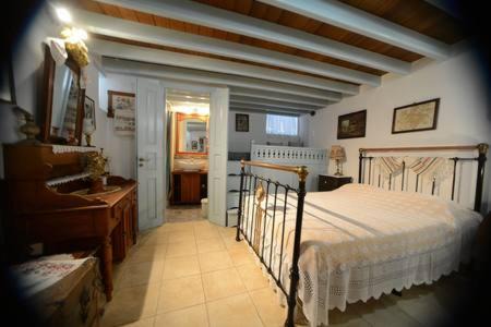 Mandraki Apartment | Old Traditional House