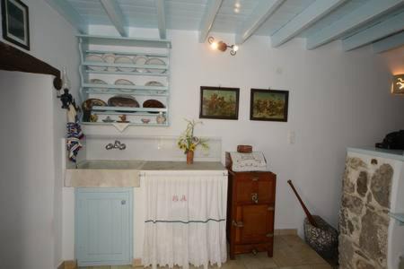 Mandraki Apartment | Old Traditional House