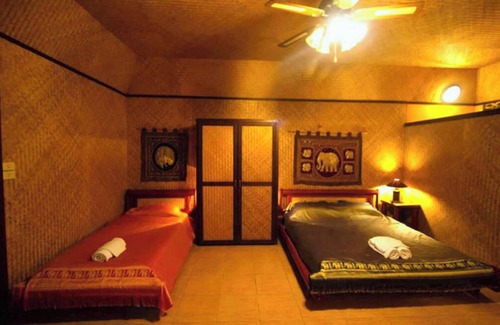 Mae Ai Hotel | Old Tree's House