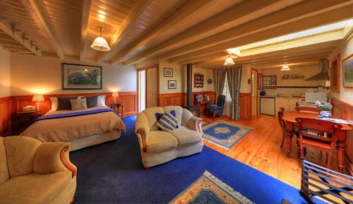 Mole Creek House | Old WesleyDale Heritage Accommodation