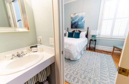 Edenton Bed & Breakfast | Old world charm downtown Edenton near the harbor, with homemade breakfast daily