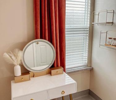 Lewiston House | Old World Charm River Views